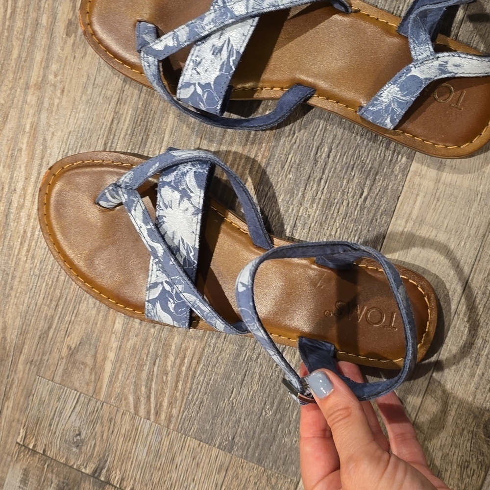 TOMS | Floral‎ Sandals | Size 7​ - Picture 2 of 7